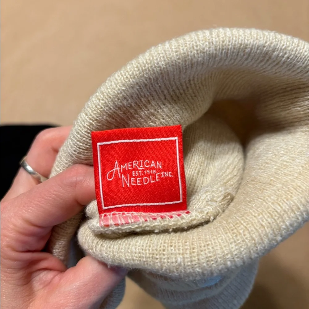 AMERICAN‎ NEEDLE BEANIE
